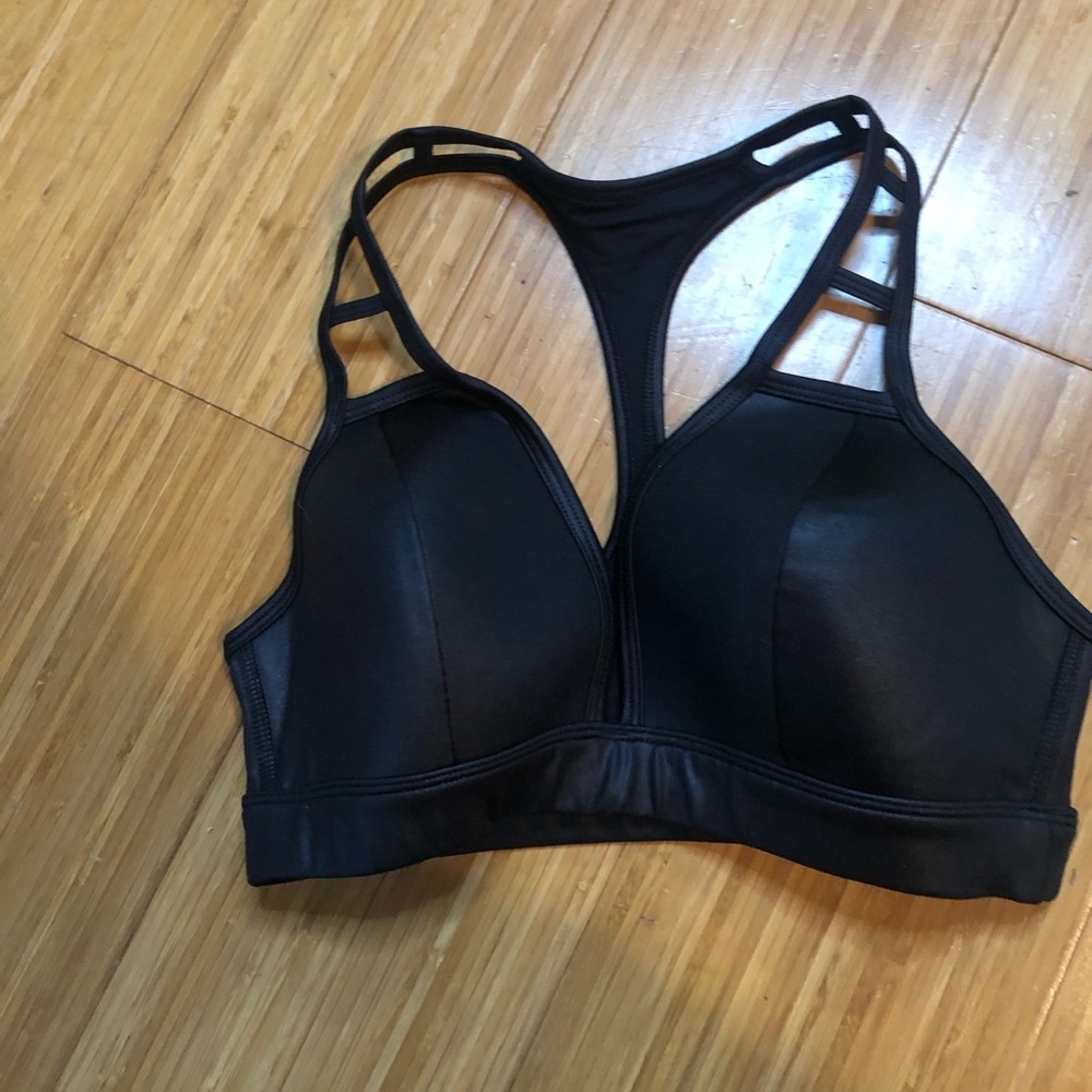 Alo yoga size small sports bra